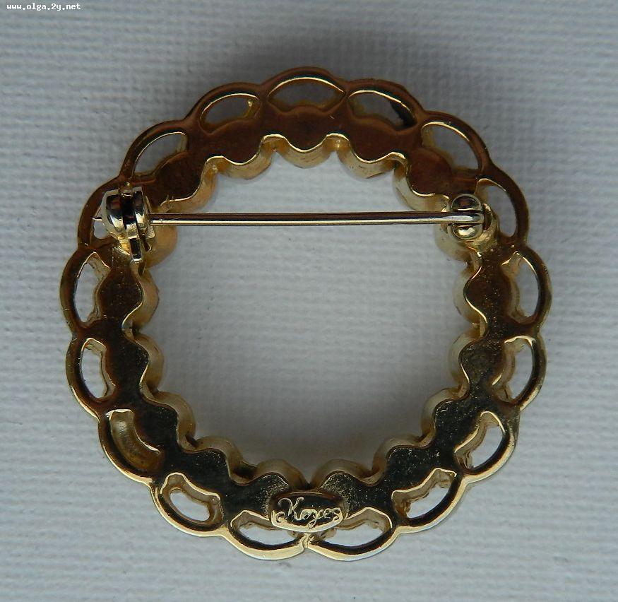 Signet Keyes Vintage Circle Pearls and GrenRhinestones Brooch