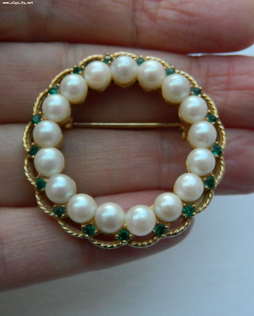 Signet Keyes Vintage Circle Pearls and GrenRhinestones Brooch