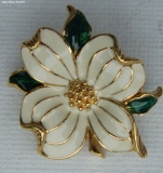 Olga Zakharova Jewellery - Brooches - D'ORLAN Vintage Small  Brooch Enamelled Dogwood Flower