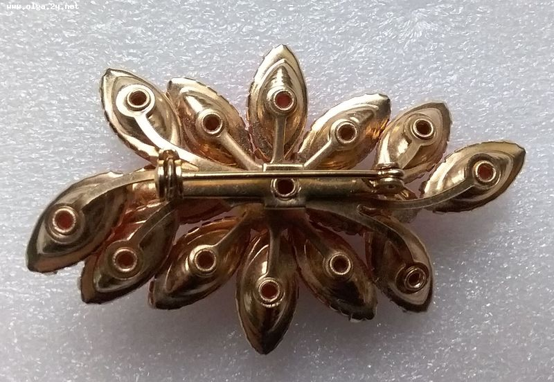 Vintage Flower Brooch, Red-Orange Colour Kaboshones