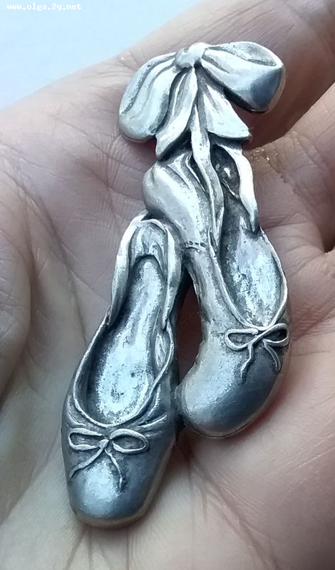 Seaqull Pewter, Ballerina Ballet Slippers Pin,Brooch, Signet 1985ilver Tone, Canada