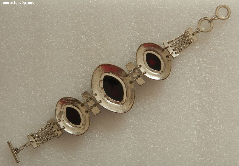 Vintage Silver-Toned Bracelet with Red Cabochones