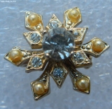 Olga Zakharova Jewellery - Brooches - CoroTiny Little Small Round Crystal Rhinestones and Pearls Gold Toned Brooch