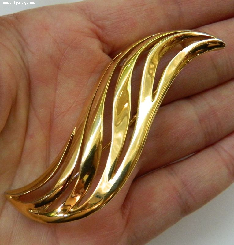 Signet Monet, Gold Tone, Wavy Pattern, Modernist 1960s Brooch, VintageJeverly