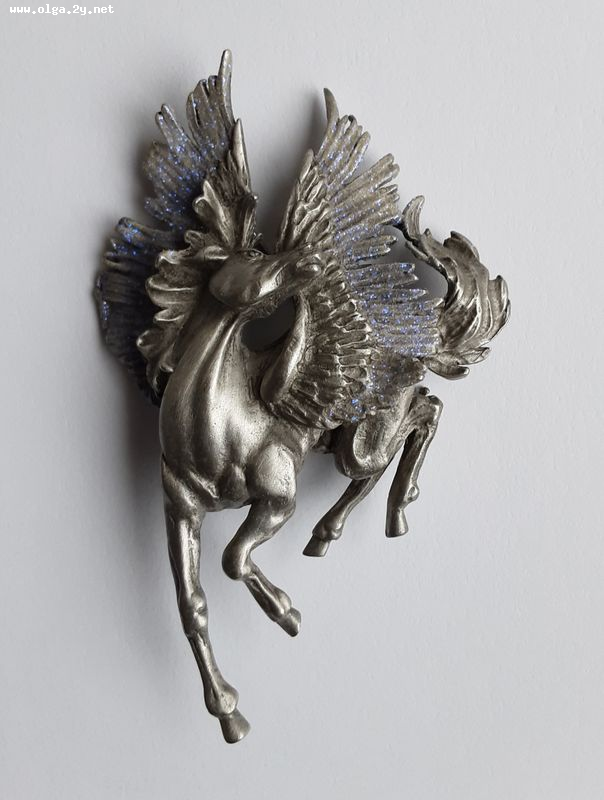 JJ Pegasus, Big Silver Tone Brooch with Purple Glitter Wings