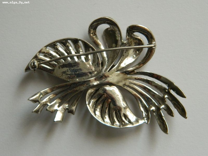 Vintage1970s Marcasite FloralLeafs Brooch