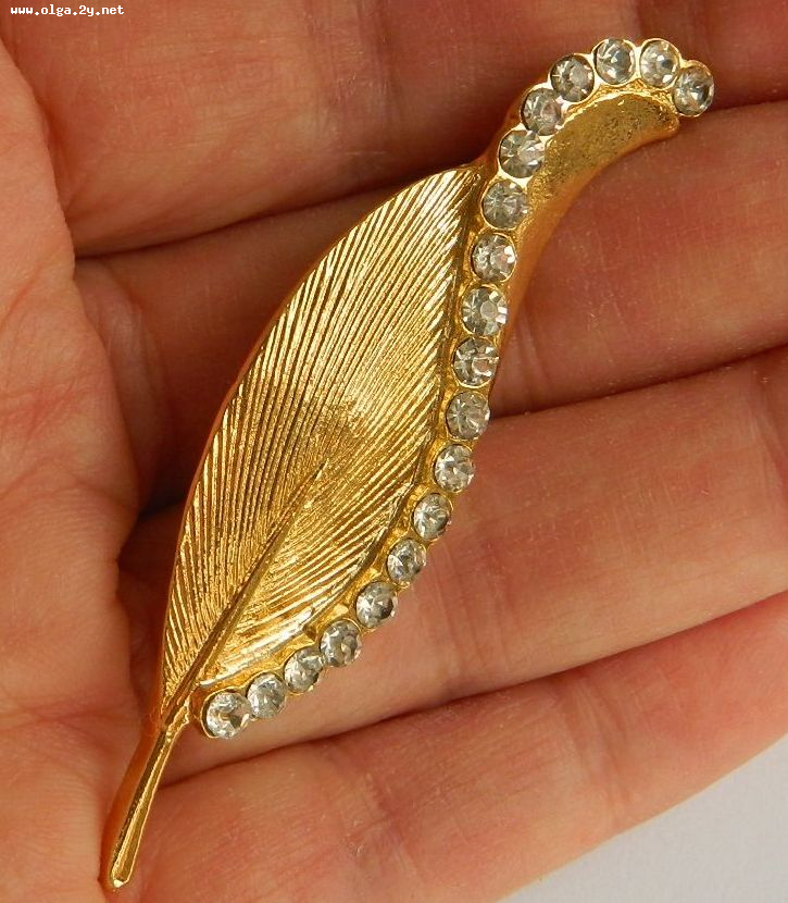 Gerry's Brooch, Gold toned Leafwith Rhinestones