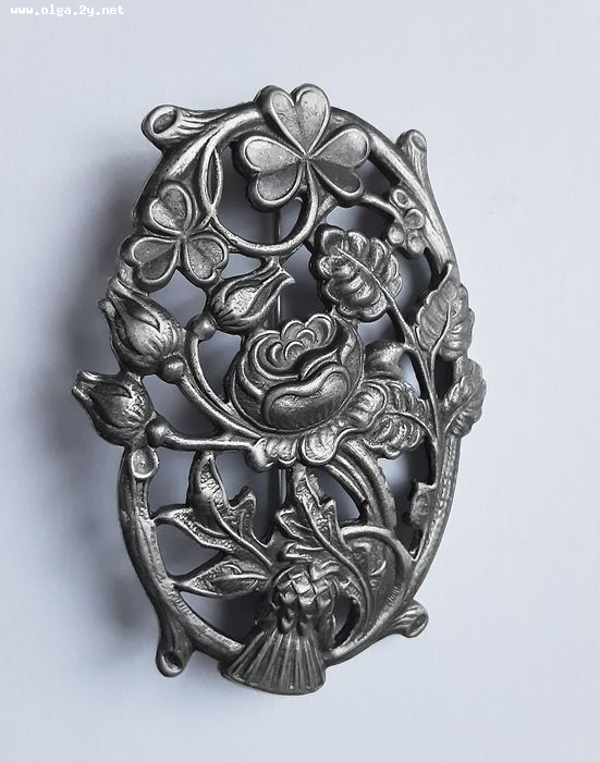 Vintage Floral Design Silver Brooch