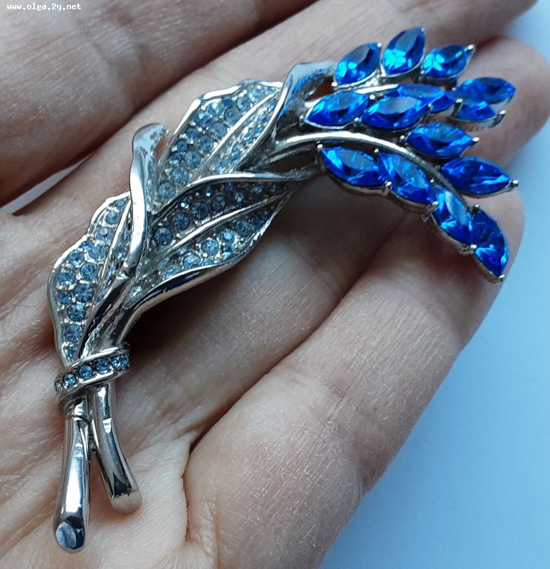 Floral Brooch, Blue Rhinestones